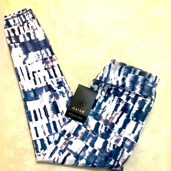 NEW GAIAM by Jessica Biel Blue Abstract Leggings - Picture 7 of 14